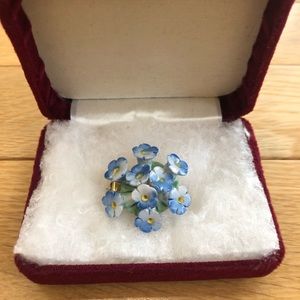 RARE FIND: Vintage 1970”s  Artone Bone China Flowered Brooch.